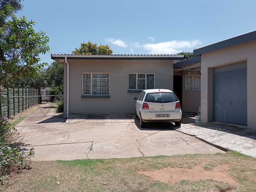 4 Bedroom Property for Sale in Bothasrus Eastern Cape